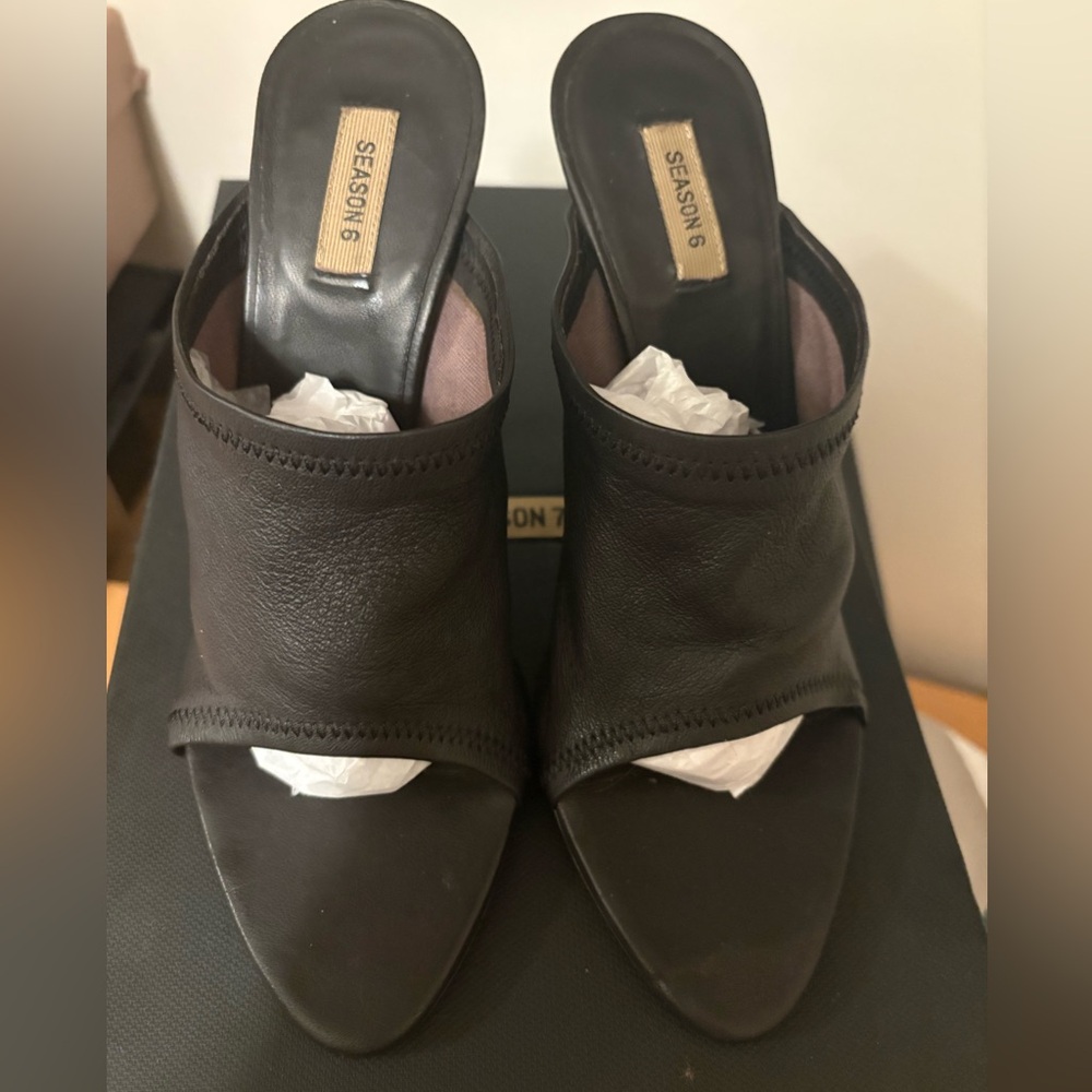 Season 7 Yeezy Black Slide Heels size 35